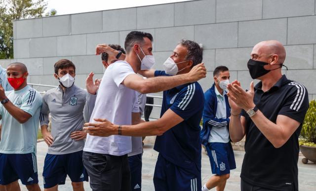 V站体育赛事-布斯克茨康复归队报到 西班牙队全员热烈欢迎